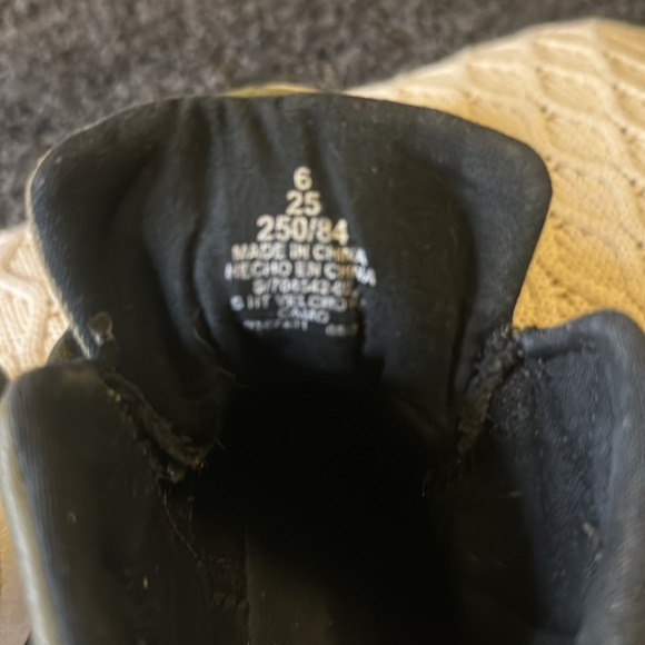 Boys Old Navy Size 6 Sneakers Green Camouflage - Picture 6 of 9